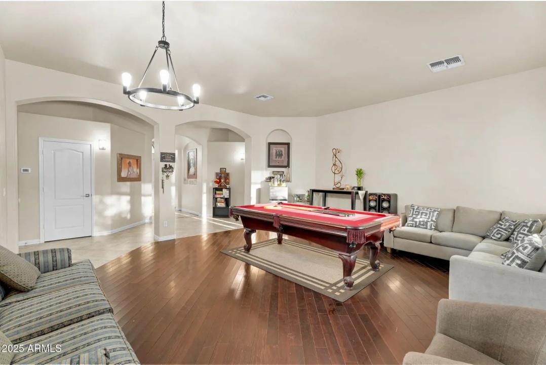 Real Estate Picture 5