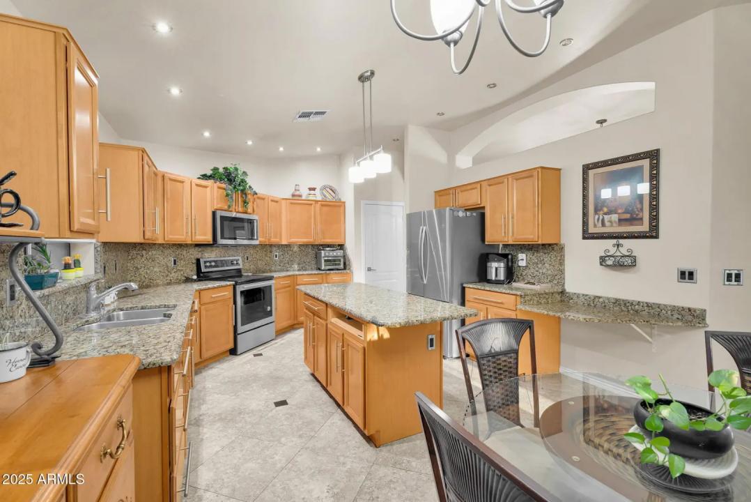 Real Estate Picture 10