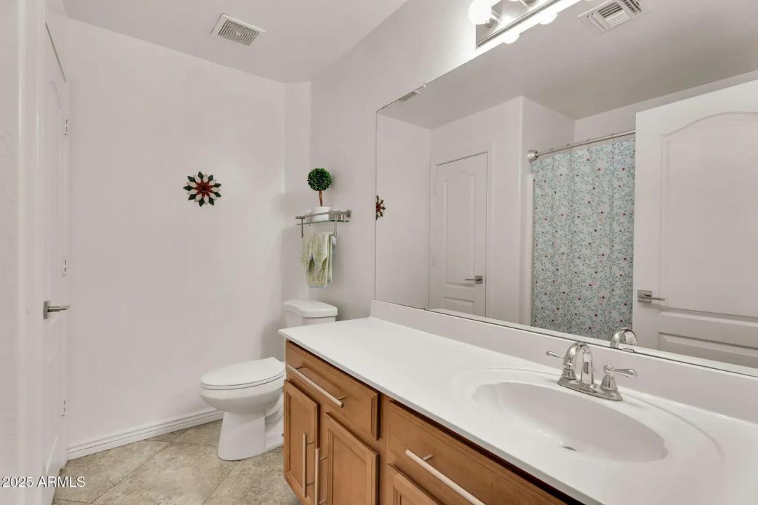 Real Estate Picture 17