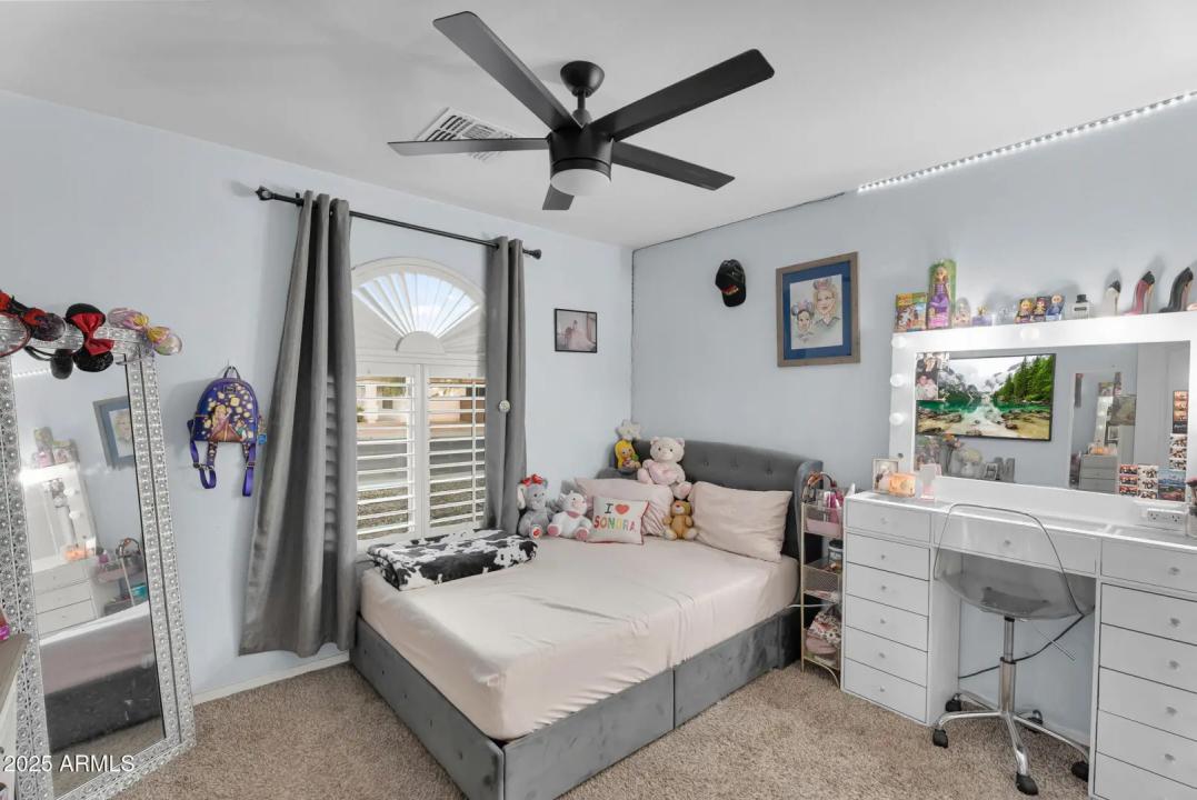 Real Estate Picture 15