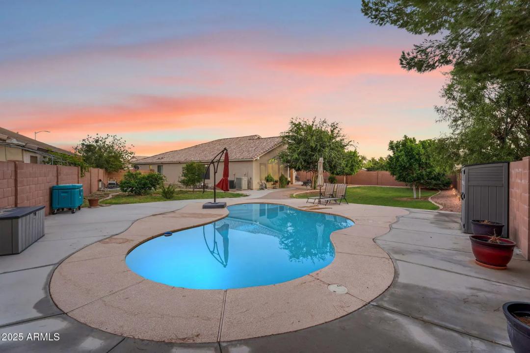 Real Estate Picture 25
