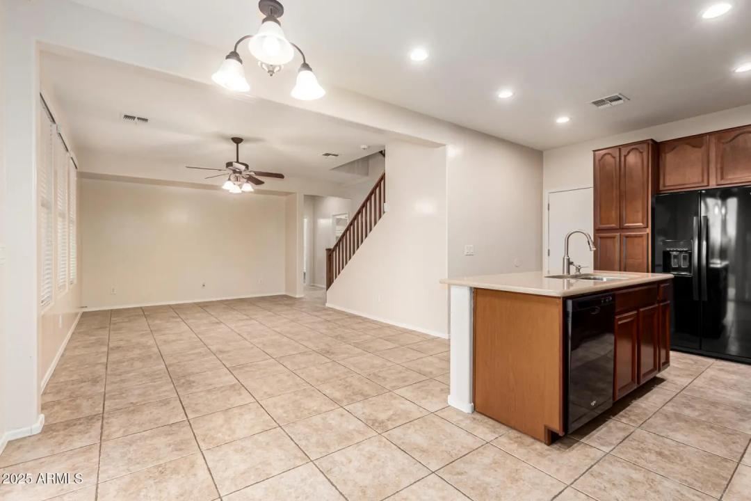 Real Estate Picture 13