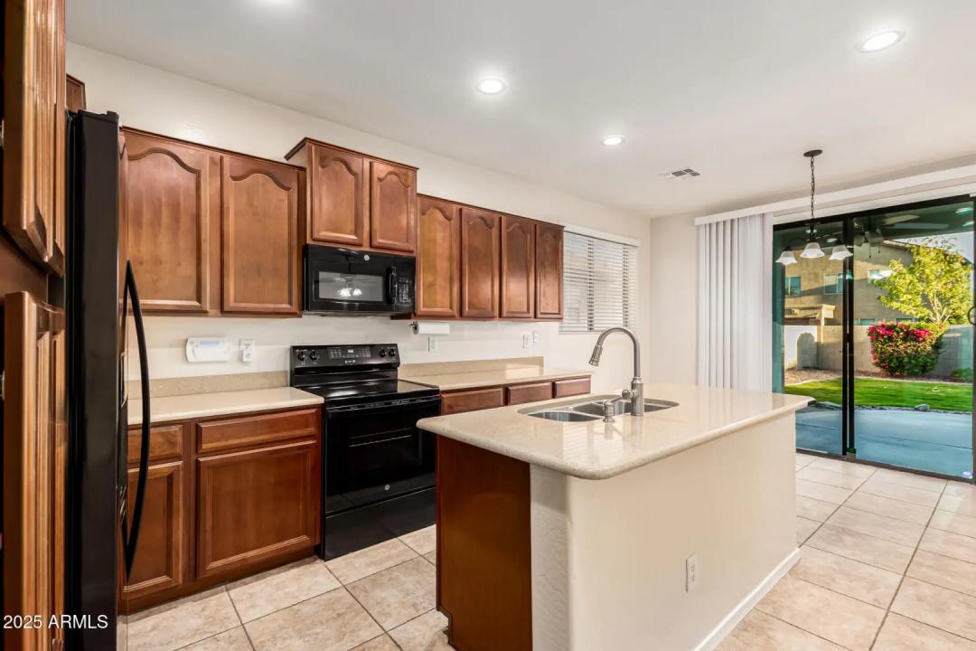 Real Estate Picture 15