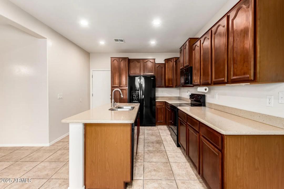 Real Estate Picture 16