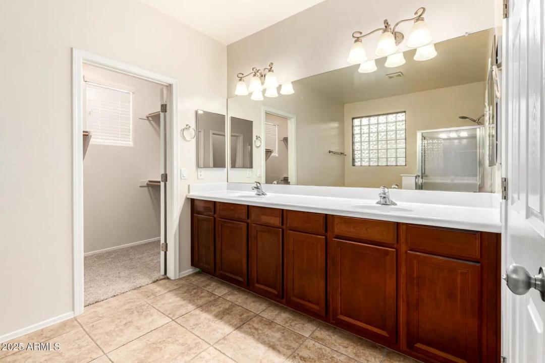 Real Estate Picture 25