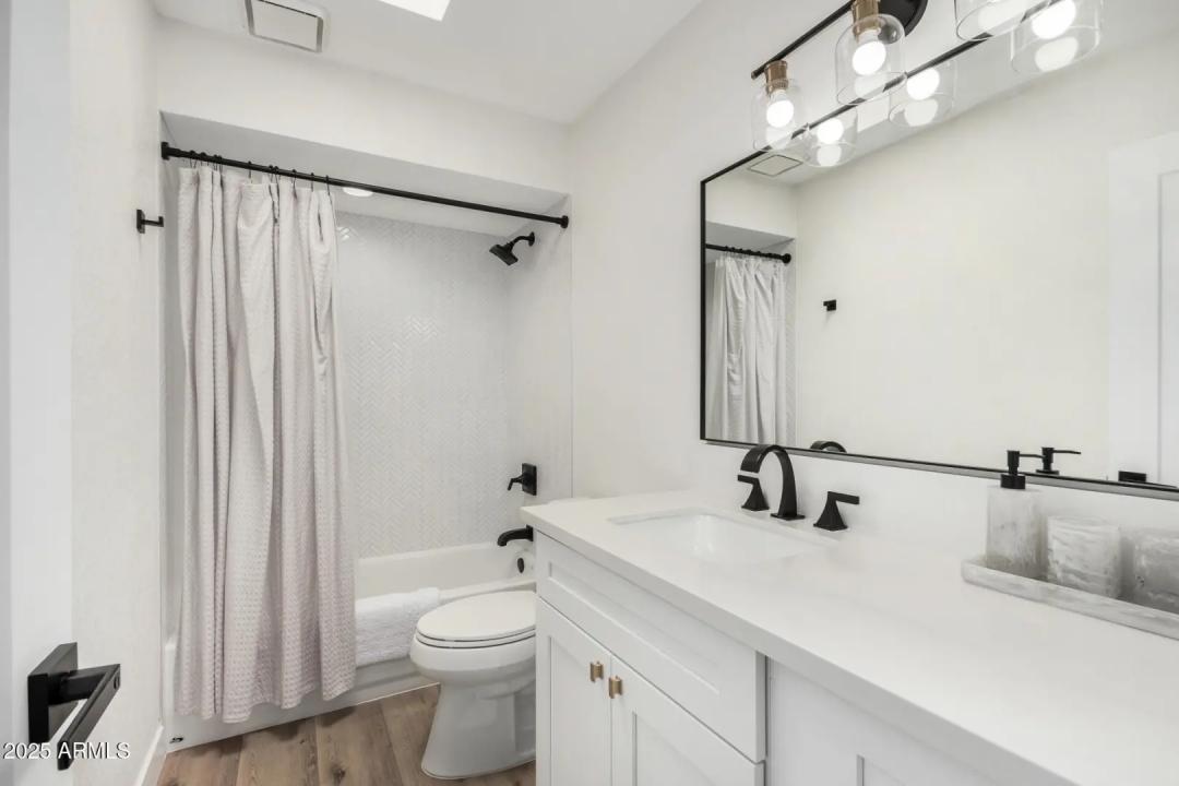 Real Estate Picture 25