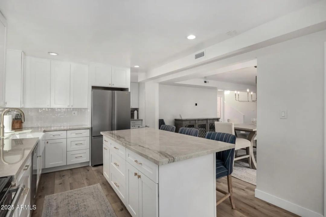 Real Estate Picture 6