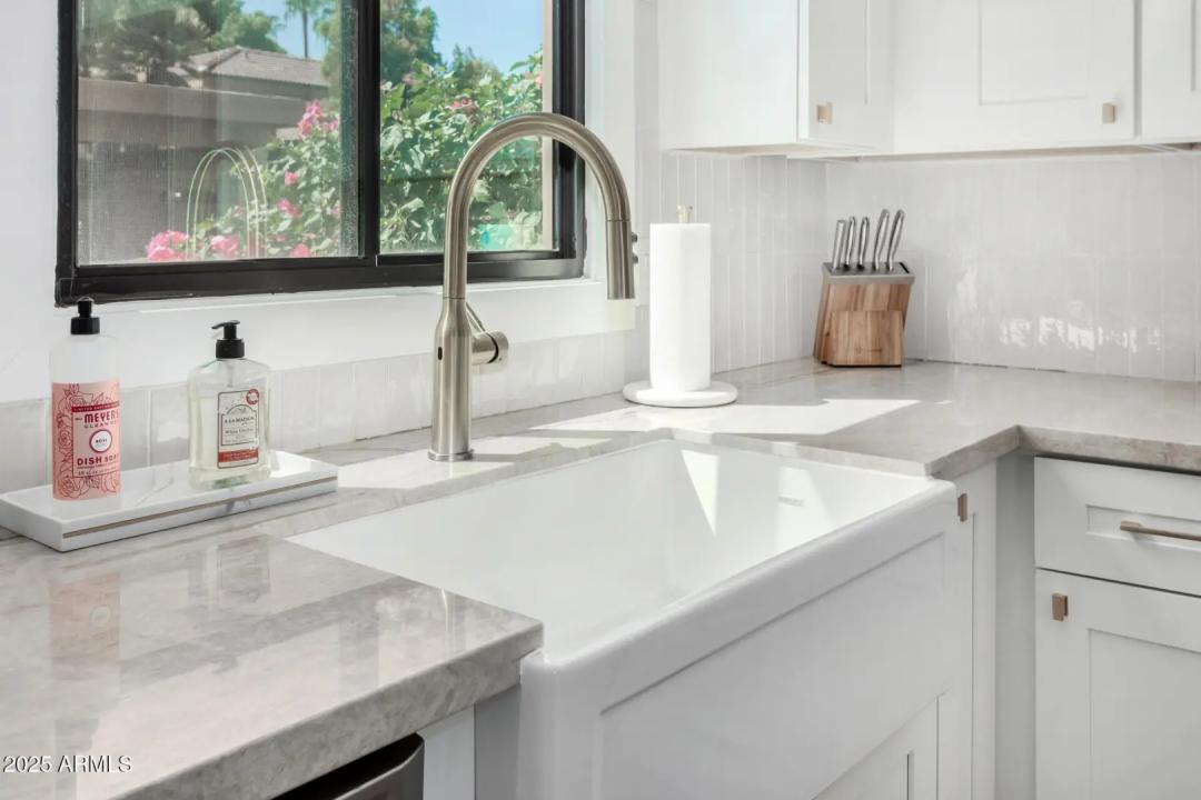Real Estate Picture 7