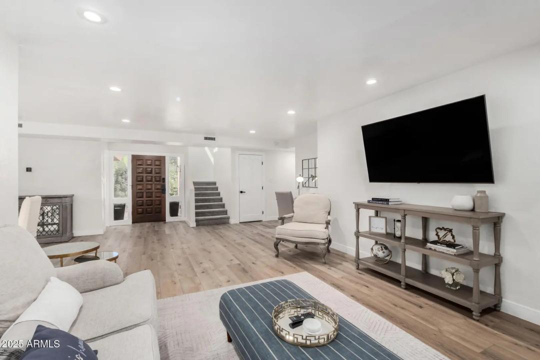Real Estate Picture 13