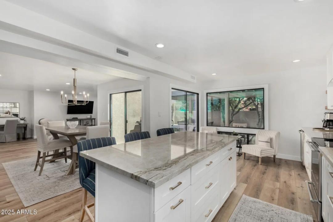 Real Estate Picture 4