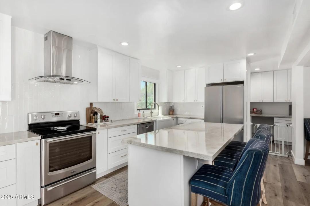 Real Estate Picture 5