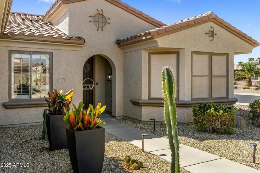 Real Estate Picture 4