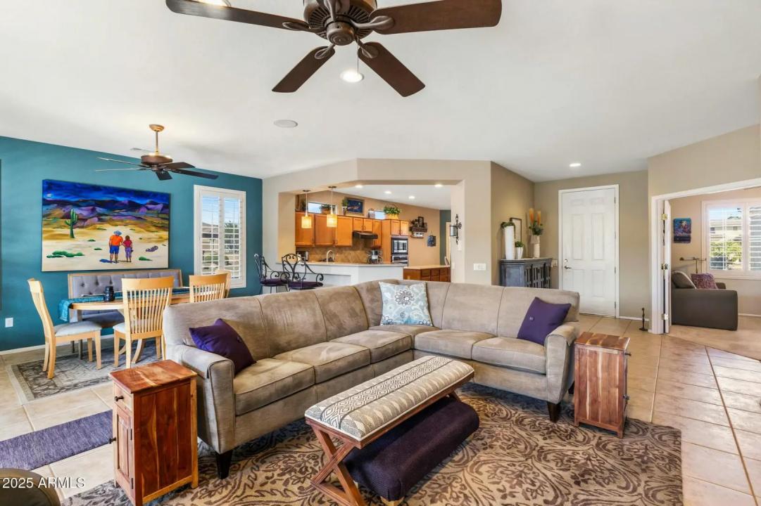 Real Estate Picture 5