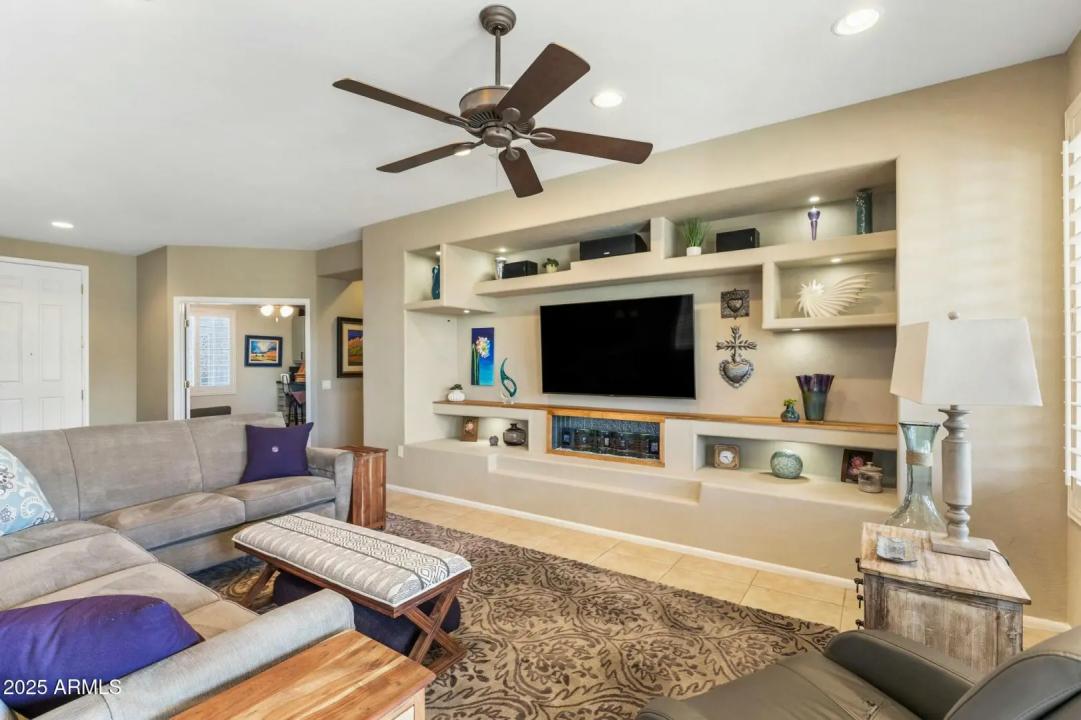 Real Estate Picture 6