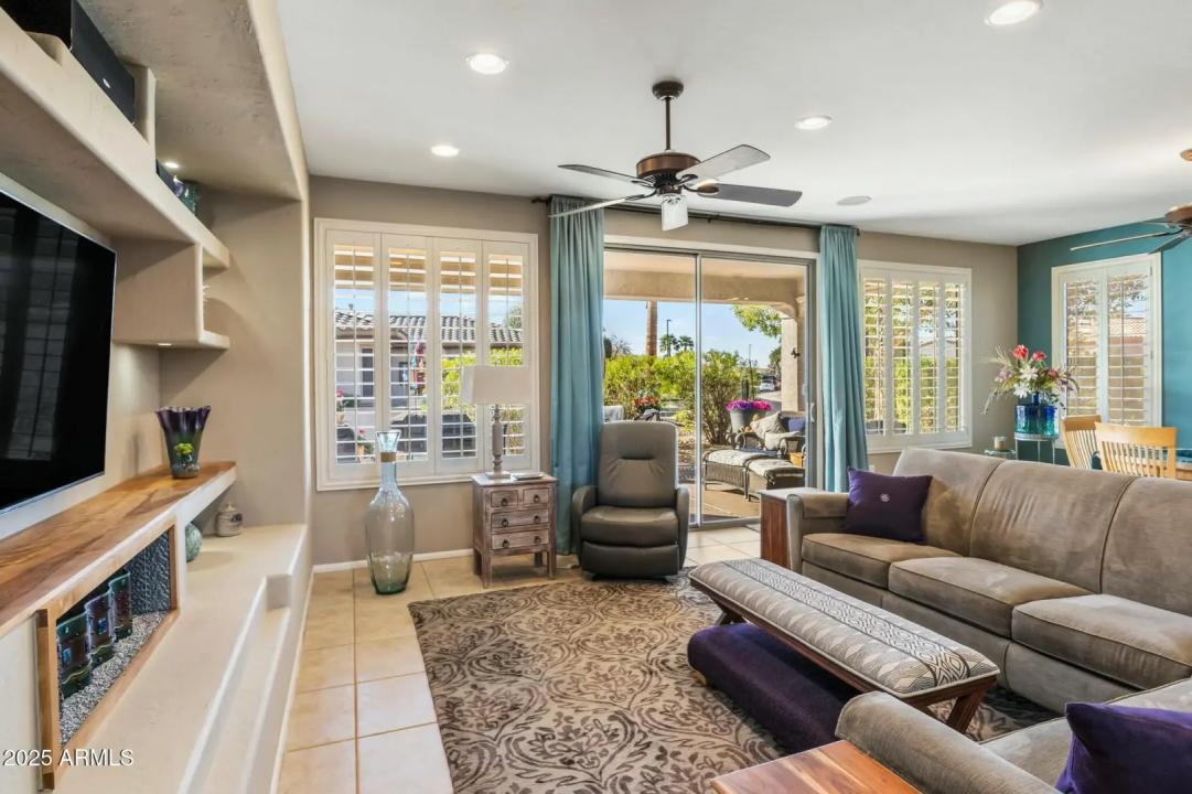 Real Estate Picture 7