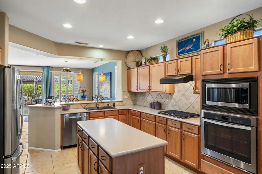Real Estate Picture 11