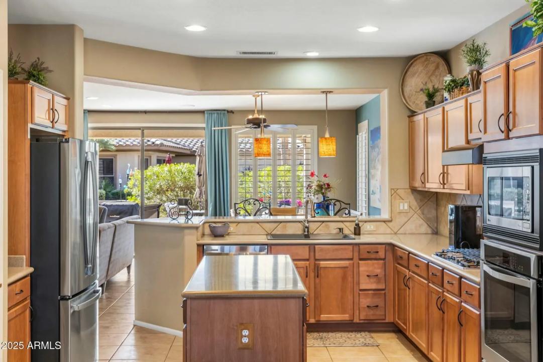 Real Estate Picture 14