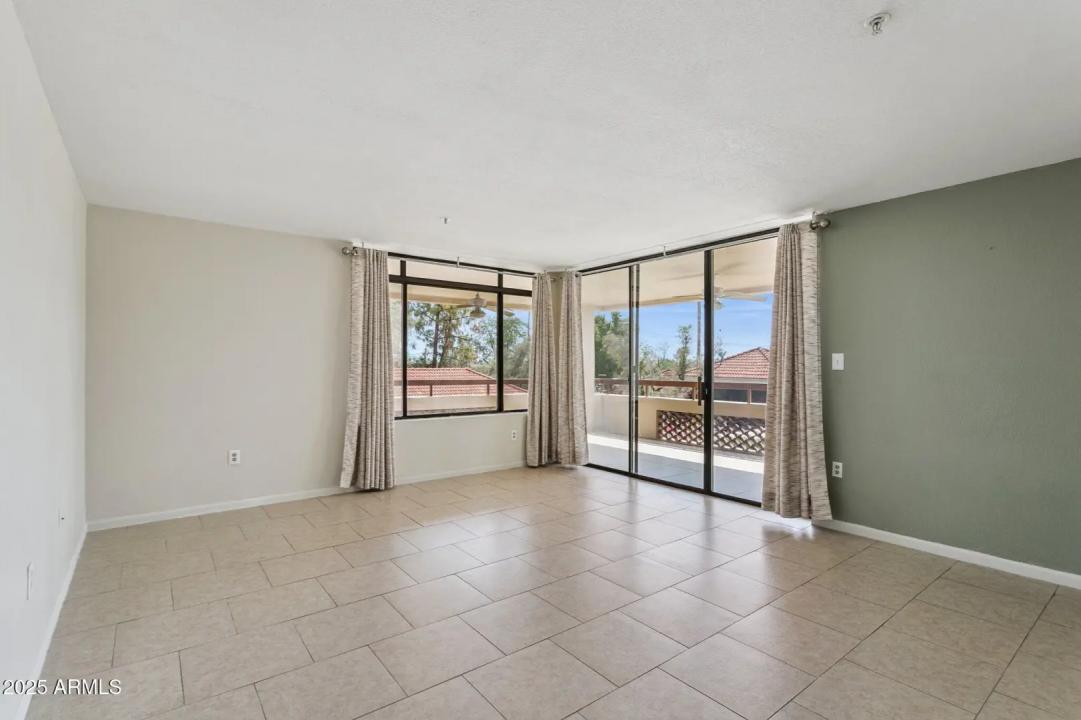 Real Estate Picture 3