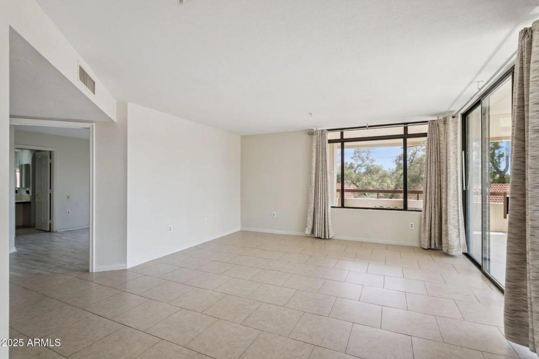 Real Estate Picture 9