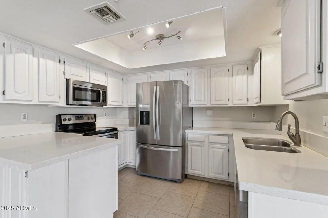 Real Estate Picture 5