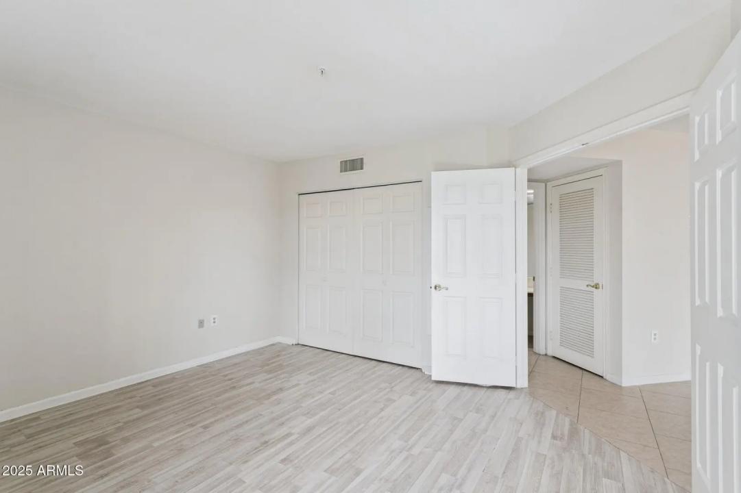 Real Estate Picture 17