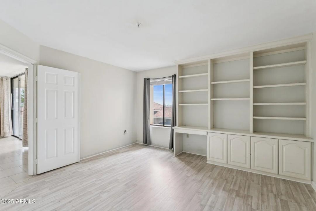 Real Estate Picture 18