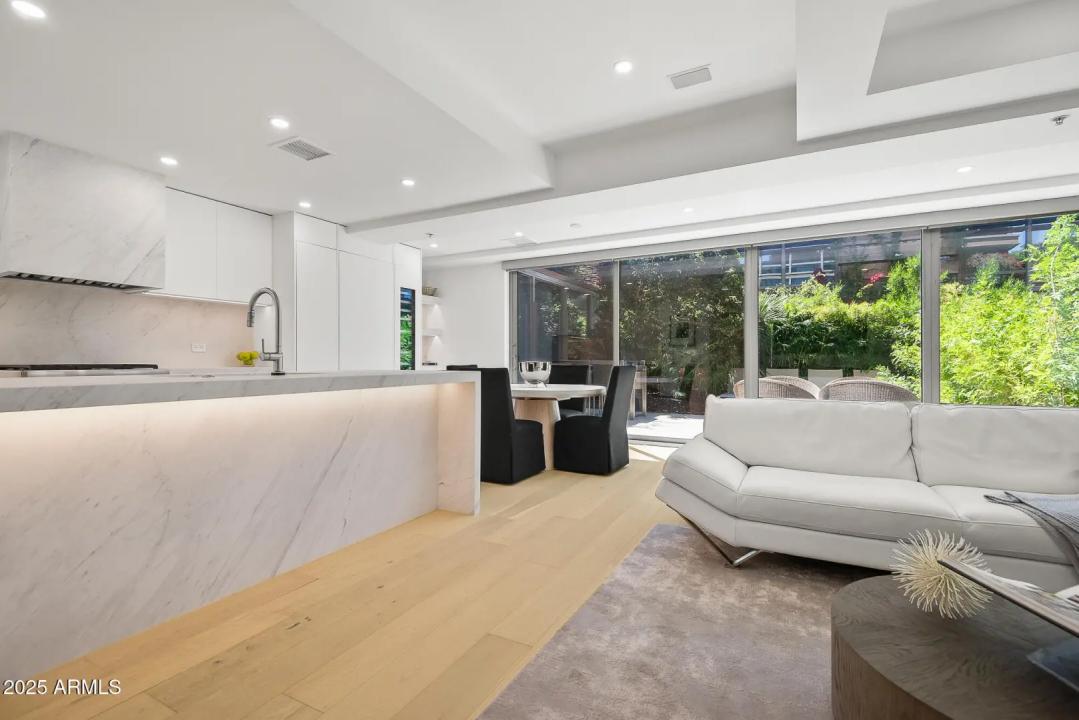 Real Estate Picture 5