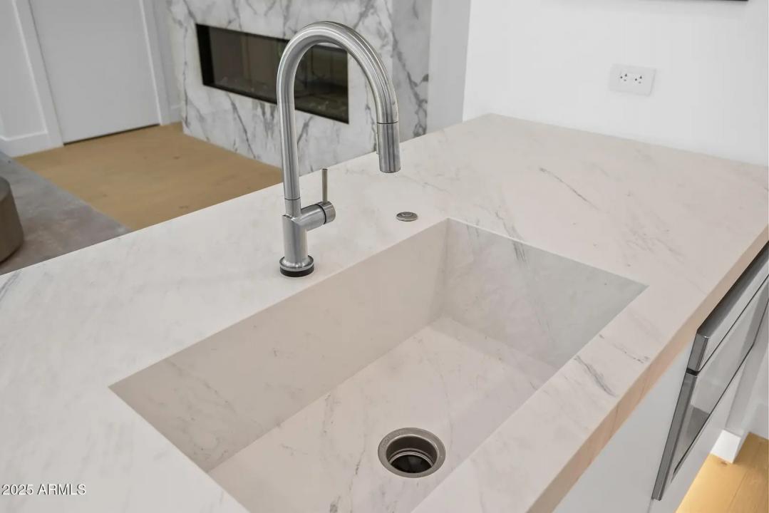 Real Estate Picture 7