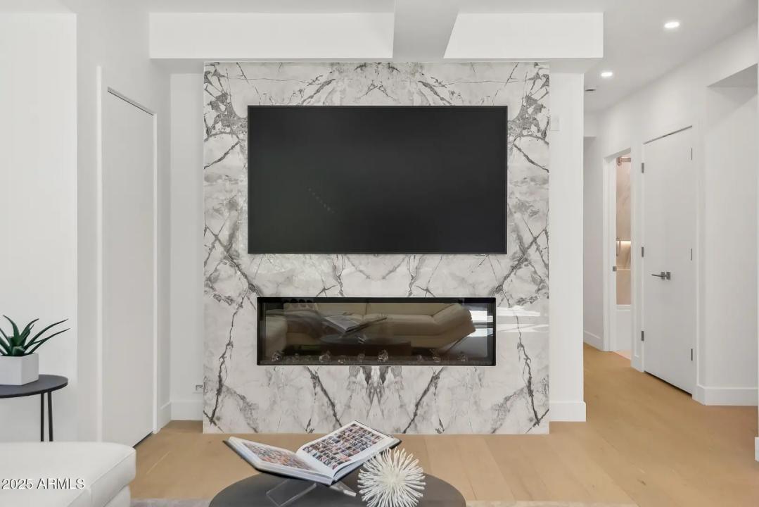 Real Estate Picture 15