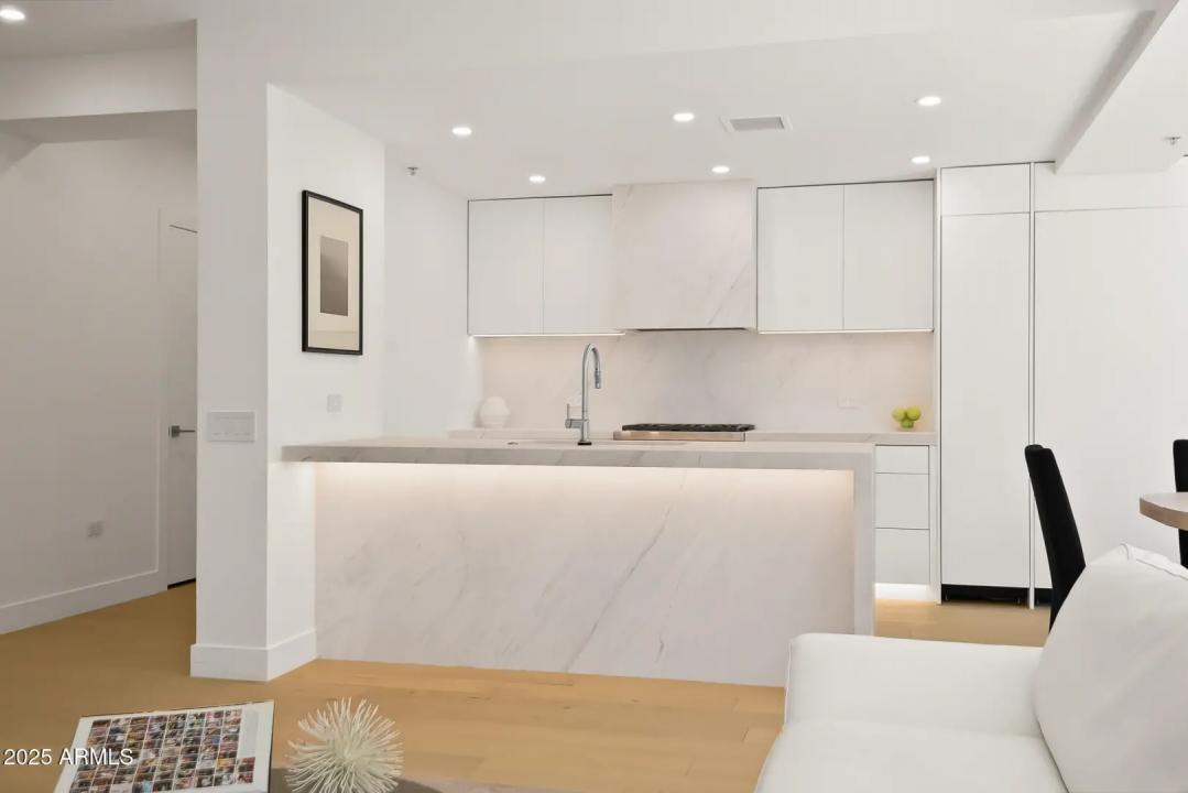 Real Estate Picture 16