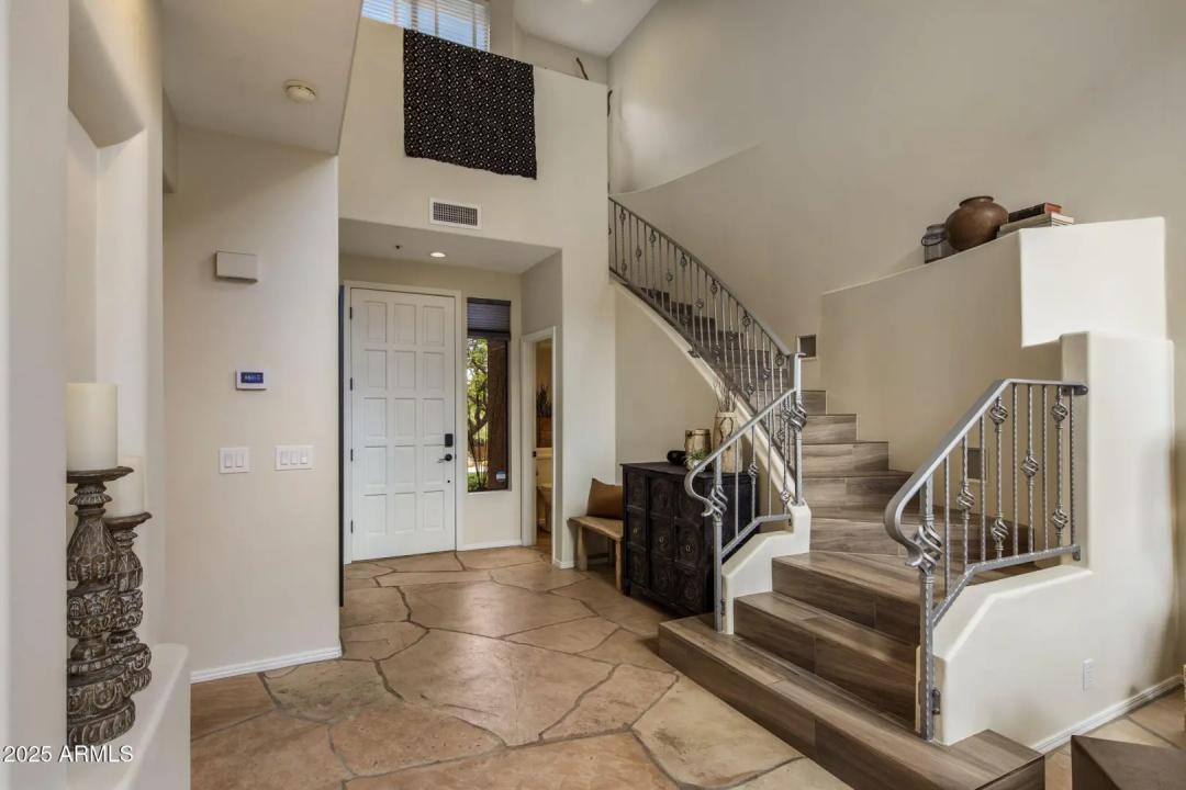 Real Estate Picture 5