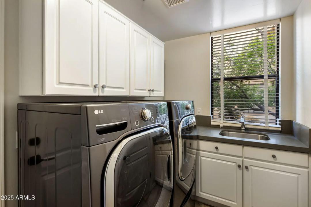 Real Estate Picture 14