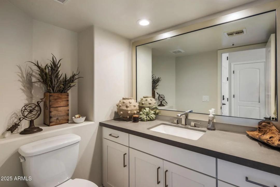 Real Estate Picture 15