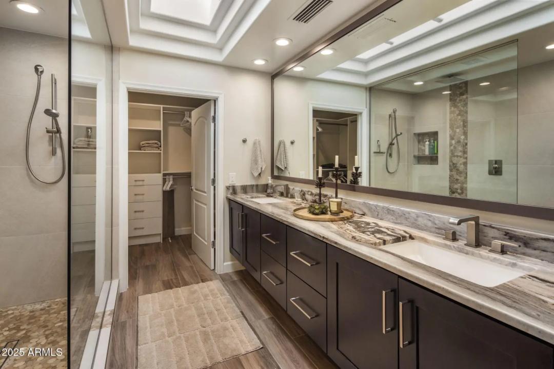 Real Estate Picture 20