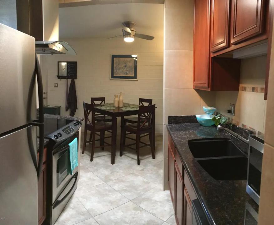 Real Estate Picture 4