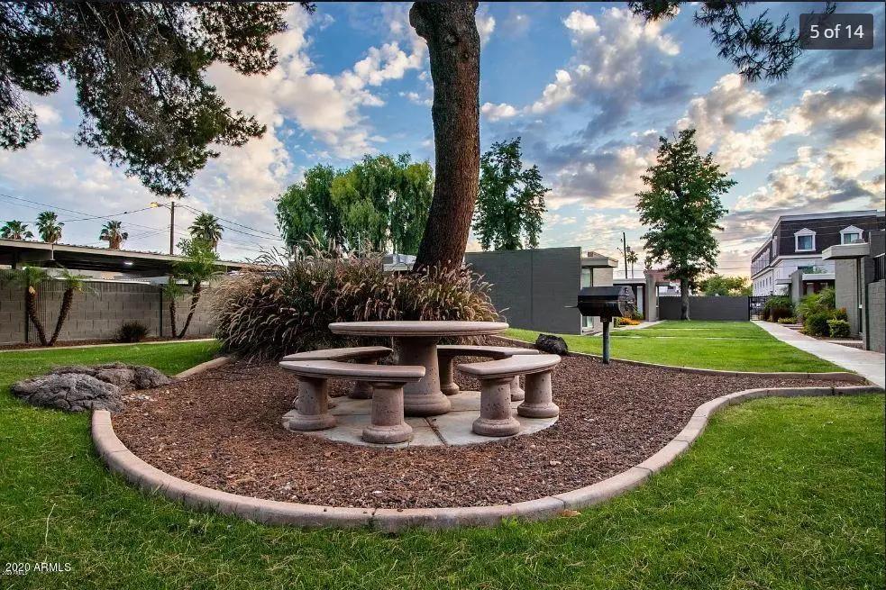 Real Estate Picture 10