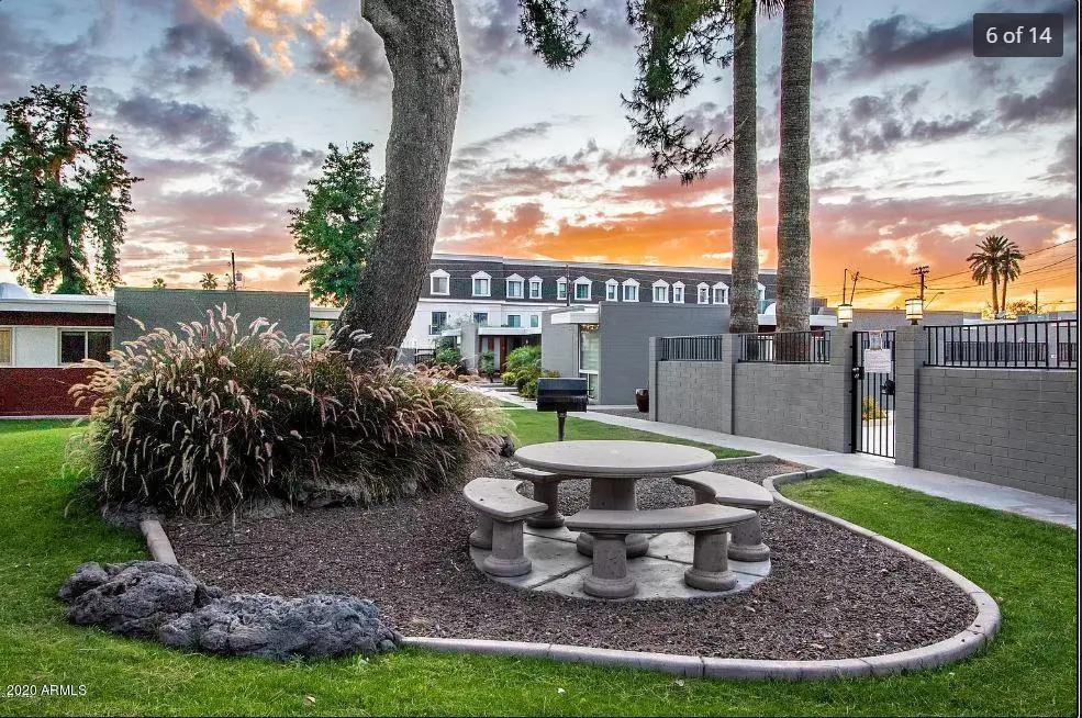 Real Estate Picture 11
