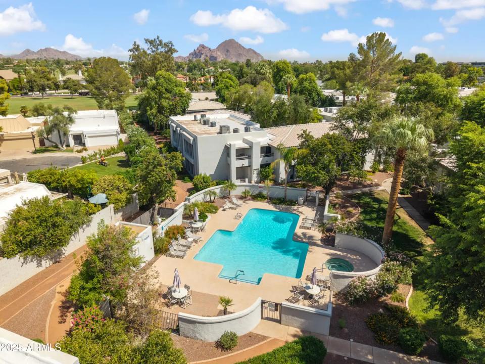Real Estate Picture 15