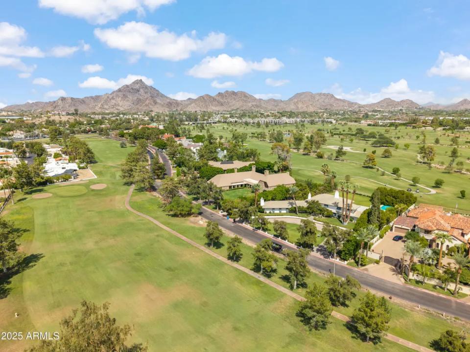Real Estate Picture 16