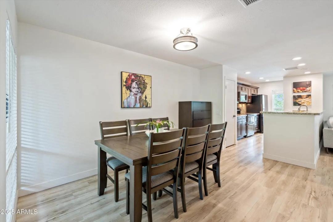 Real Estate Picture 18