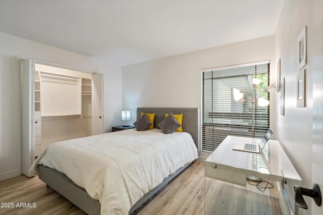 Real Estate Picture 23