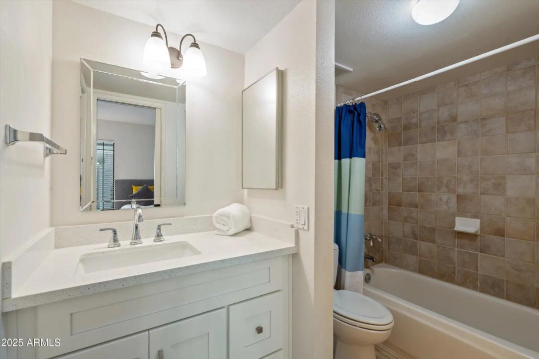 Real Estate Picture 24
