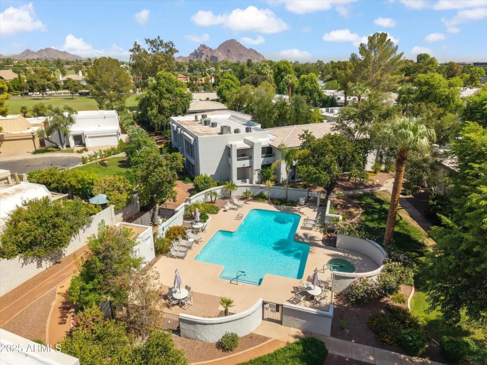 Real Estate Picture 30