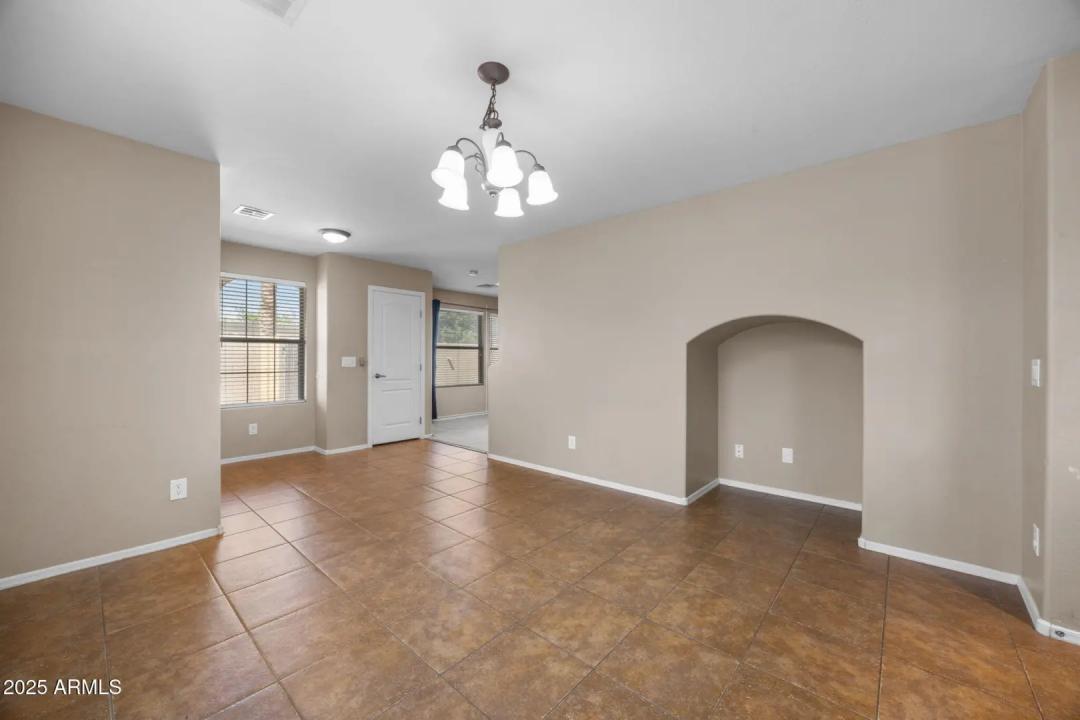 Real Estate Picture 5