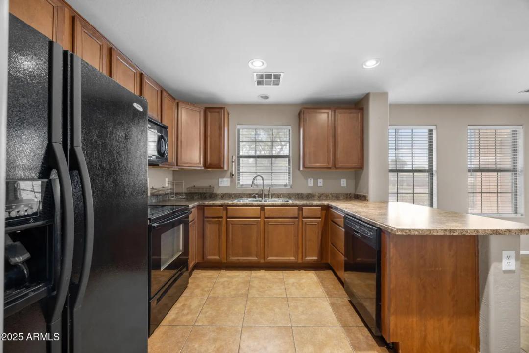 Real Estate Picture 7