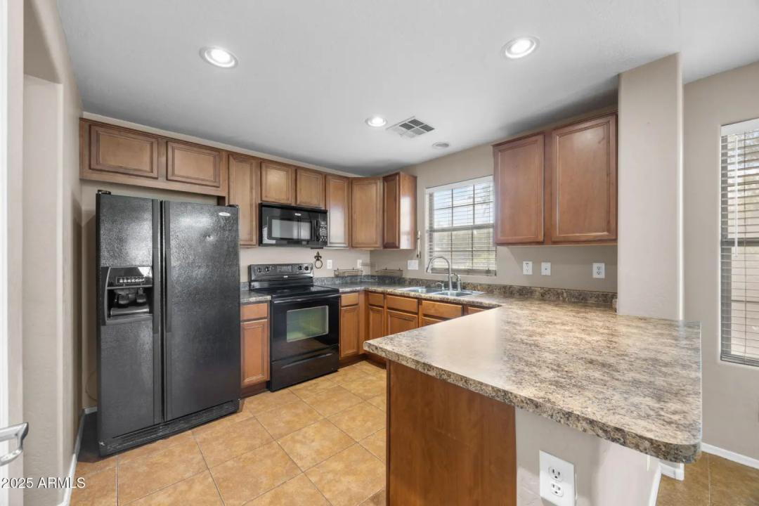 Real Estate Picture 8