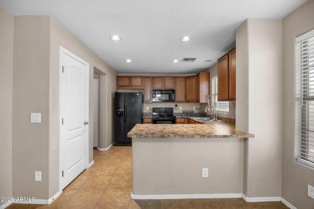 Real Estate Picture 10