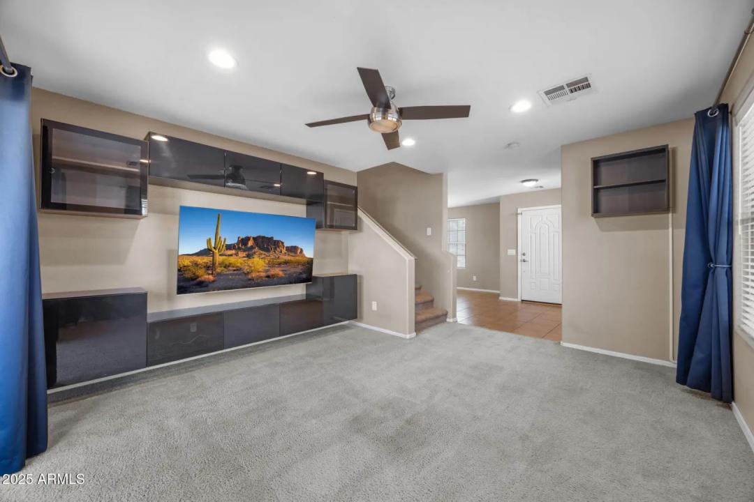 Real Estate Picture 13