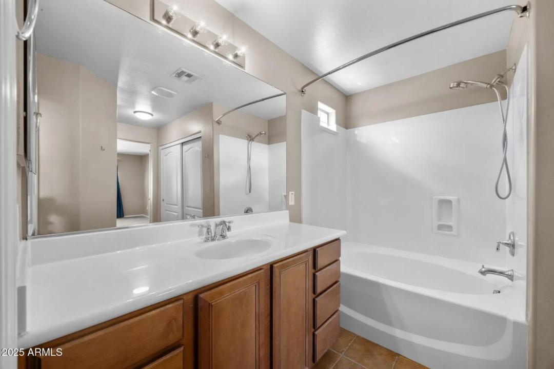 Real Estate Picture 17