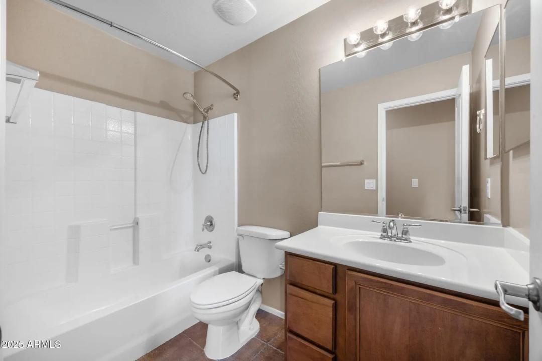 Real Estate Picture 22